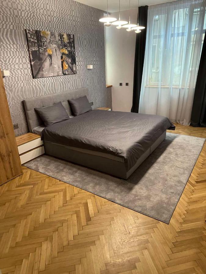 Lux Apartments Top Center — Photos 1